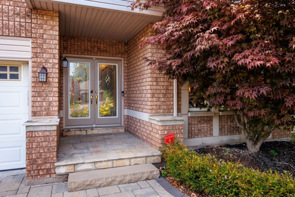 050-2388-Eighth-Line-Oakville.jpg