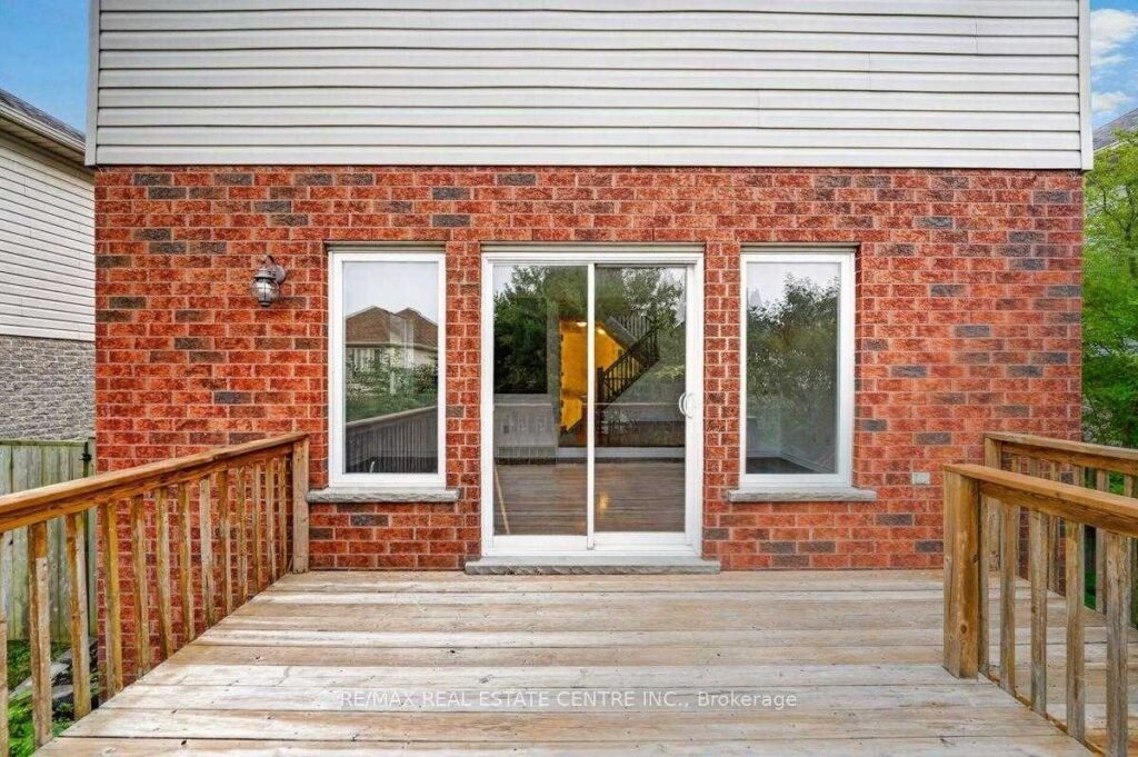 714 Oakcrossing Road, London ON - photo 42 of the 3-bedroom detached home for sale in Oakridge Meadows
