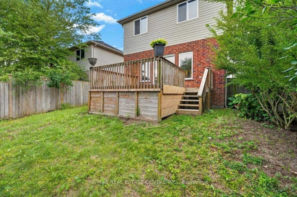 714 Oakcrossing Road, London ON - photo 43 of the 3-bedroom detached home for sale in Oakridge Meadows